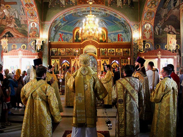 Всенощное бдение в Свято-Успенском кафедральном соборе города Новороссийск